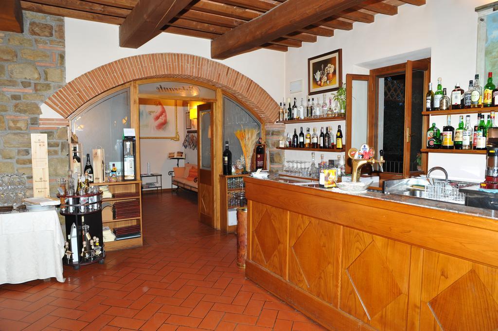 La Torricella Hotel Попи Екстериор снимка